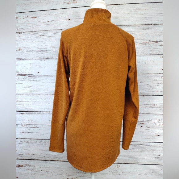 Doe & Rae Mock Neck Sweatshirt - Picture 4 of 10